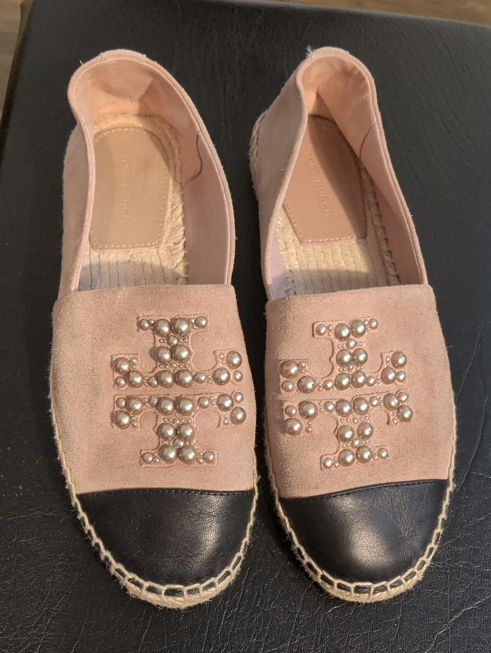 TORY BURCH blush pink suede espadrilles with pearl logo - size 8.5